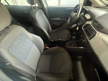 OPORTUNIDAD SOLO 64.000 KMS PRISMA JOY!!!!