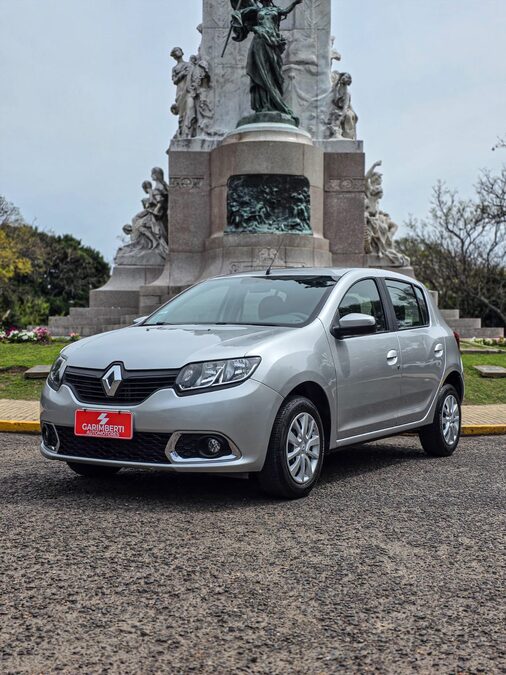 Renault Sandero 2015