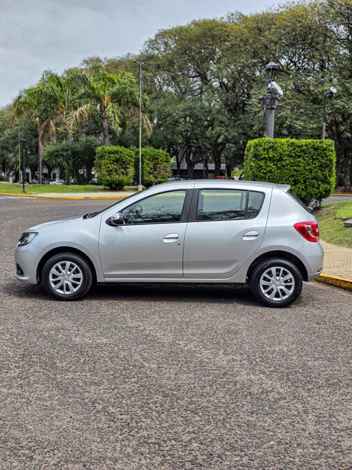 Renault Sandero 2015