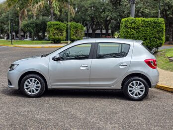 Renault Sandero 2015