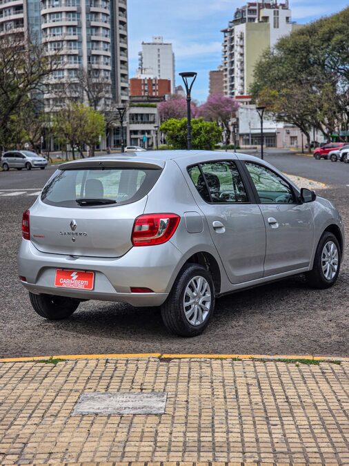 Renault Sandero 2015