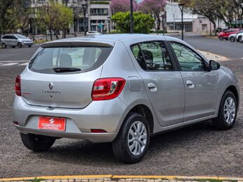 Renault Sandero 2015
