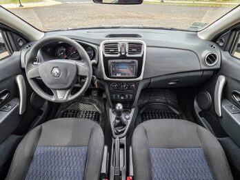 Renault Sandero 2015