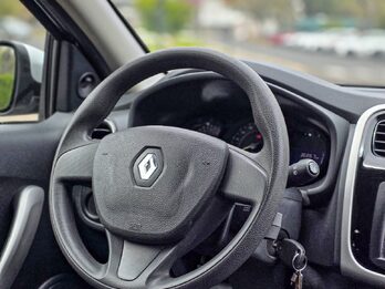 Renault Sandero 2015