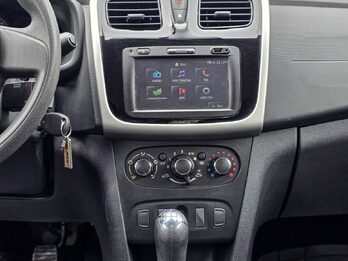 Renault Sandero 2015