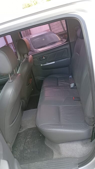 Toyota Hilux SRV 4x4 2012 cuero a/t
