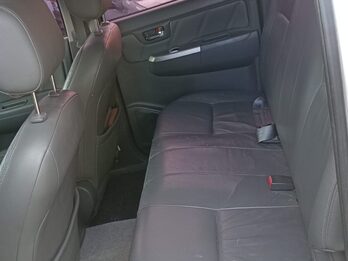 Toyota Hilux SRV 4x4 2012 cuero a/t