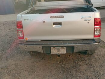Toyota Hilux SRV 4x4 2012 cuero a/t