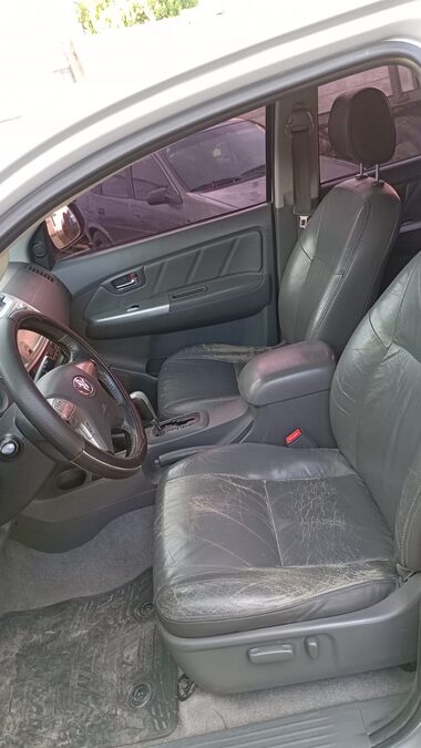 Toyota Hilux SRV 4x4 2012 cuero a/t