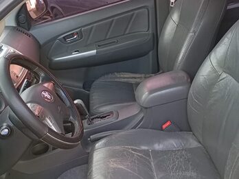 Toyota Hilux SRV 4x4 2012 cuero a/t