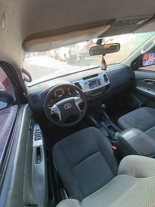 Toyota Hilux SRV 4x2 2014