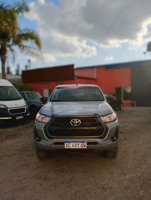 Toyota Hilux SR 4x4 2021