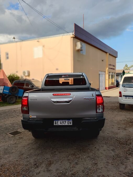 Toyota Hilux SR 4x4 2021