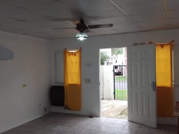 VENDO CASA DE 1 D. PARACAO, TODOS LOS SERVICIOS (PARA INVERSIÓN)