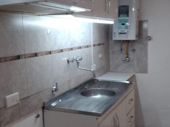 VENDO CASA DE 1 D. PARACAO, TODOS LOS SERVICIOS (PARA INVERSIÓN)