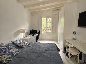 EN ALQUILER CASA EN ZONA SEMINARIO – AMPLIO PARQUE, PILETA Y CONFORT