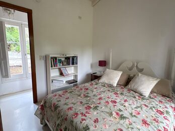 EN ALQUILER CASA EN ZONA SEMINARIO – AMPLIO PARQUE, PILETA Y CONFORT