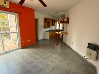EN VENTA CASA EN ZONA SUR - FUNCIONALIDAD Y EXCELENTE UBICACION