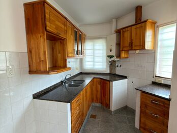 EN VENTA CASA EN ZONA SUR - FUNCIONALIDAD Y EXCELENTE UBICACION