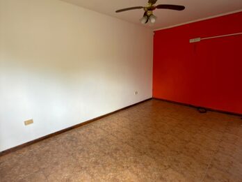EN VENTA CASA EN ZONA SUR - FUNCIONALIDAD Y EXCELENTE UBICACION