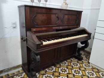 VENDO o PERMUTO PIANO K. Bord francés año 1880
