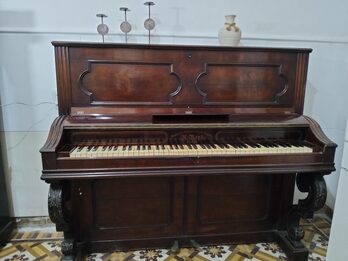 VENDO o PERMUTO PIANO K. Bord francés año 1880