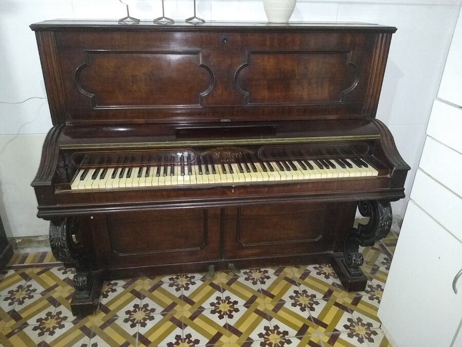 VENDO o PERMUTO PIANO K. Bord francés año 1880