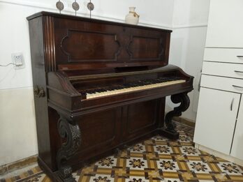 VENDO o PERMUTO PIANO K. Bord francés año 1880