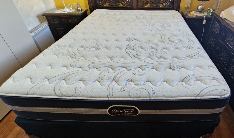 Colchón 2 Plaza Resortes Simmons Beautyrest