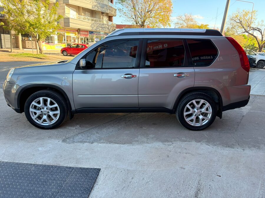 Nissan x-trail 4x4 2.5 tekna cvt-2013