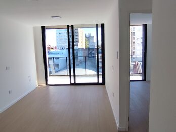 DUEÑO ALQUILA - SIN COMISIÓN INM. - FRENTE A LA UNER - 1 DORMITORIO - Dpto. 7ºD