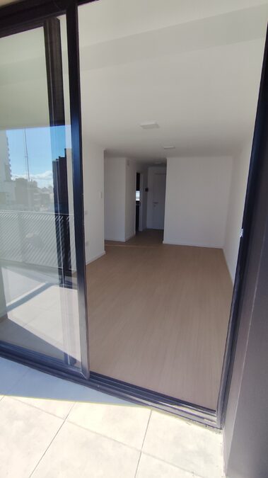 DUEÑO ALQUILA - SIN COMISIÓN INM. - FRENTE A LA UNER - 1 DORMITORIO - Dpto. 7ºD