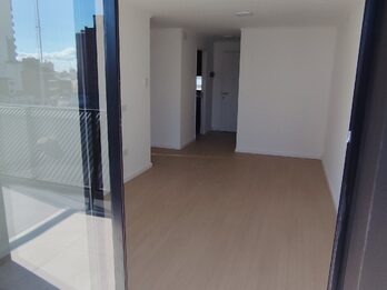 DUEÑO ALQUILA - SIN COMISIÓN INM. - FRENTE A LA UNER - 1 DORMITORIO - Dpto. 7ºD