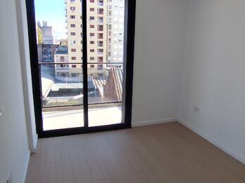 DUEÑO ALQUILA - SIN COMISIÓN INM. - FRENTE A LA UNER - 1 DORMITORIO - Dpto. 7ºD