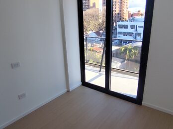 DUEÑO ALQUILA - SIN COMISIÓN INM. - FRENTE A LA UNER - 1 DORMITORIO - Dpto. 7ºD