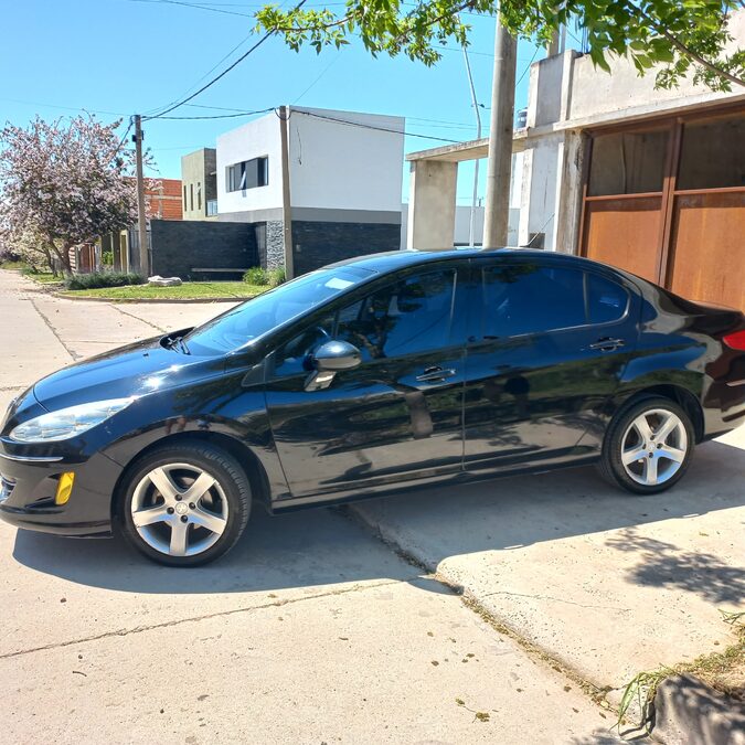 Peugeot 408 Allure+nav 2013 2.0