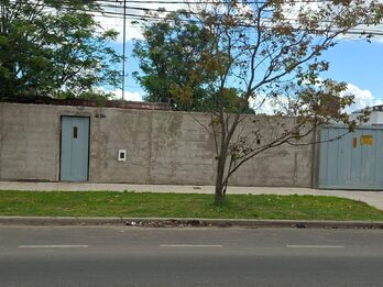 VENDO TERRENO EN CALLE RONDEAU DE 15X70, ZONA MUY COMERCIAL