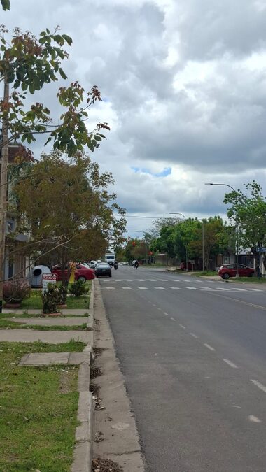 VENDO TERRENO EN CALLE RONDEAU DE 15X70, ZONA MUY COMERCIAL