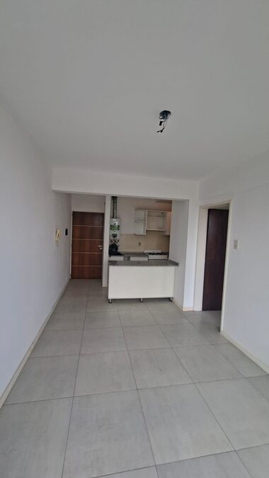 ALQUILO MODERNO DEPARTAMENTO CENTRICO