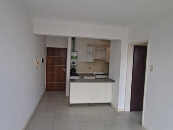 ALQUILO MODERNO DEPARTAMENTO CENTRICO