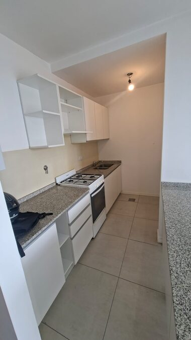 ALQUILO MODERNO DEPARTAMENTO CENTRICO