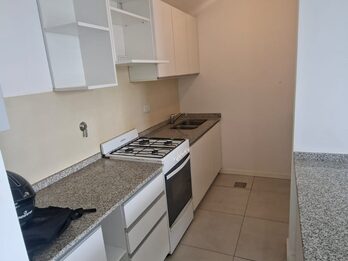 ALQUILO MODERNO DEPARTAMENTO CENTRICO
