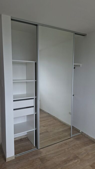 ALQUILO MODERNO DEPARTAMENTO CENTRICO