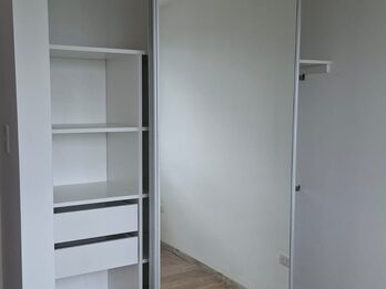 ALQUILO MODERNO DEPARTAMENTO CENTRICO
