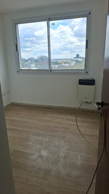 ALQUILO MODERNO DEPARTAMENTO CENTRICO
