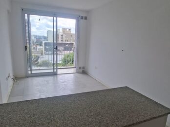 ALQUILO MODERNO DEPARTAMENTO CENTRICO