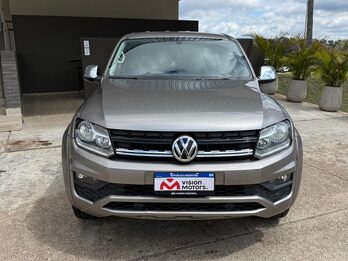 VOLKSWAGEN  AMAROK 20TD 4X2 DC COMFORTLINE AT. Recibimos vehículo menor y mayor valor