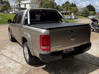 VOLKSWAGEN  AMAROK 20TD 4X2 DC COMFORTLINE AT. Recibimos vehículo menor y mayor valor