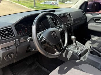 VOLKSWAGEN  AMAROK 20TD 4X2 DC COMFORTLINE AT. Recibimos vehículo menor y mayor valor