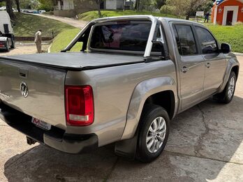 VOLKSWAGEN  AMAROK 20TD 4X2 DC COMFORTLINE AT. Recibimos vehículo menor y mayor valor